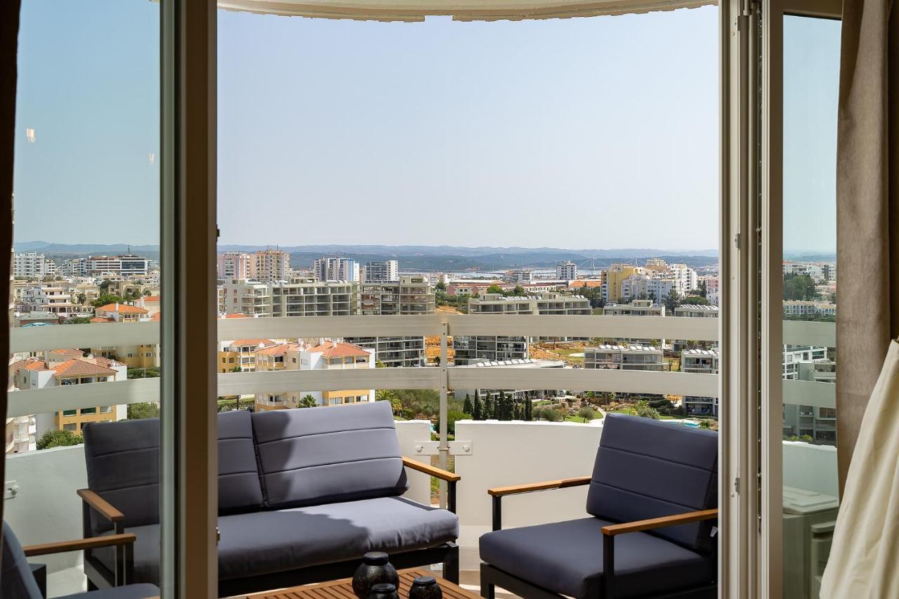 Charming Apartment W/ Pool & Balcony In Portimao By Lovelystay מראה חיצוני תמונה